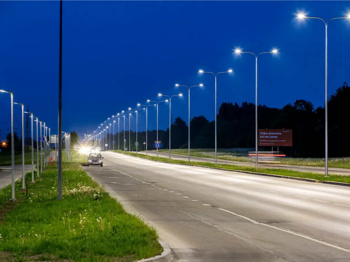 Miestų gatvių apšvietimas