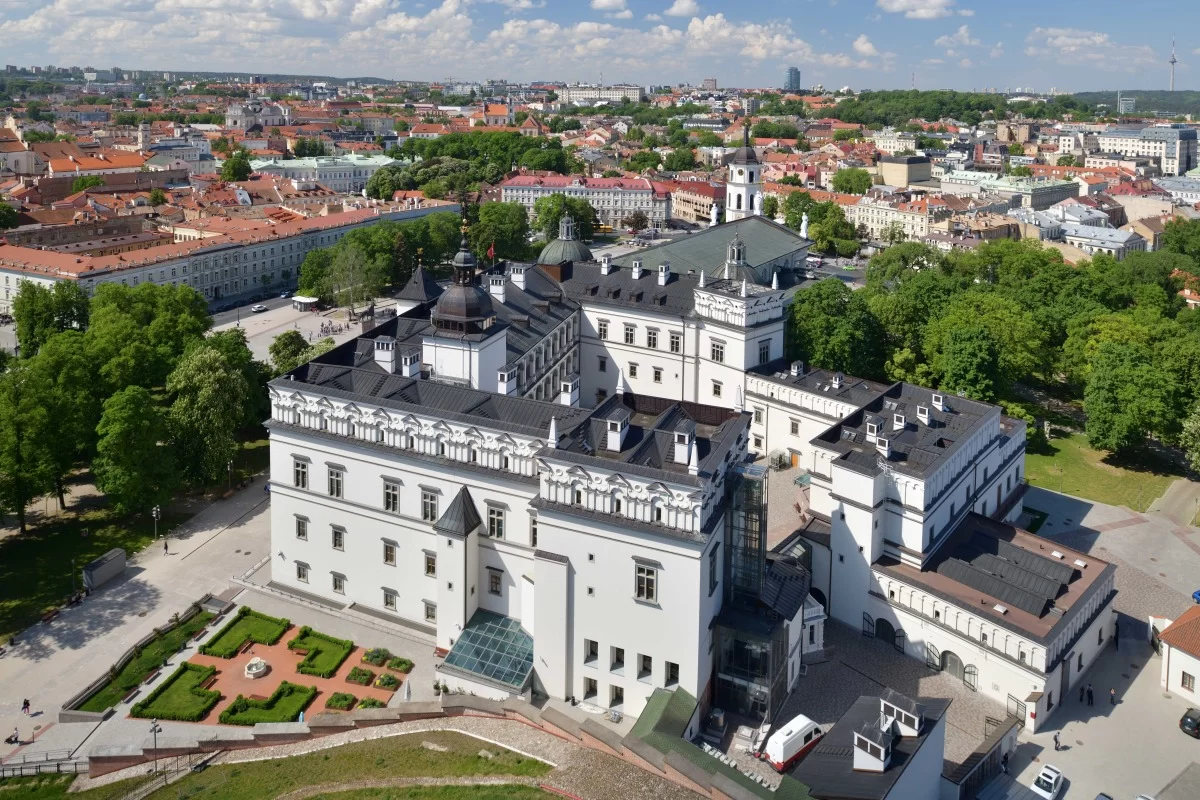 Valdovų rūmų statybos tęsiamos, jų konservuoti neketinama