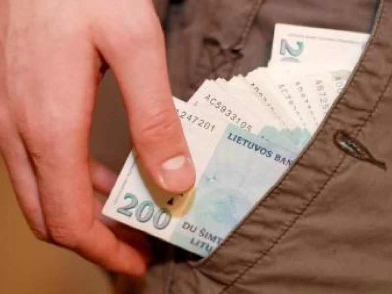 Bankrutuojanti įmonė valstybei skolinga šimtus tūkstančių litų