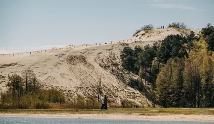 Neringa šiukšlių pūdymas