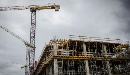 Statybų verslas toliau ritasi žemyn, rodo statistika