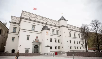 Valdovų rūmai vėl atsisveikina