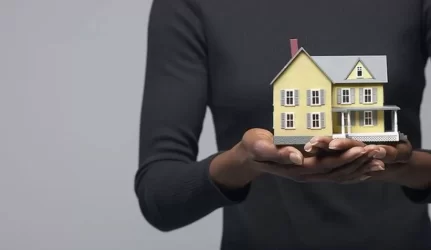 Būsto pirkėjai bėga iš daugiabučių