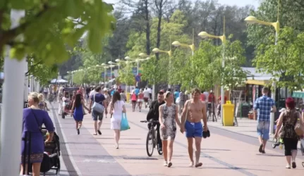 Rusai Lietuvos pajūryje perka butus