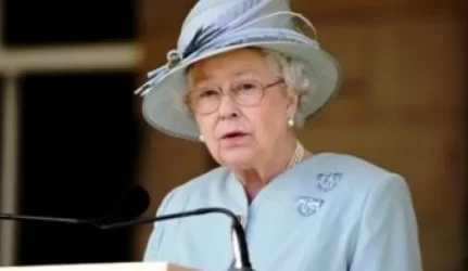 Karalienė šildytis norėjo už skurstančiųjų pinigus