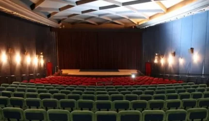 Atgavo senąjį "Romuvos" kino teatrą