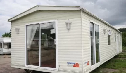 Vis daugiau žmonių keliasi gyventi į kilnojamus namelius