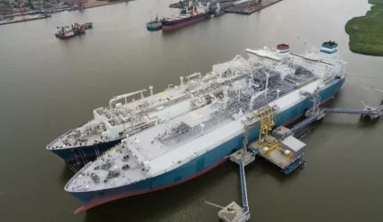 Darbo grupė: tinkamiausias – plaukiojantis dujų terminalas