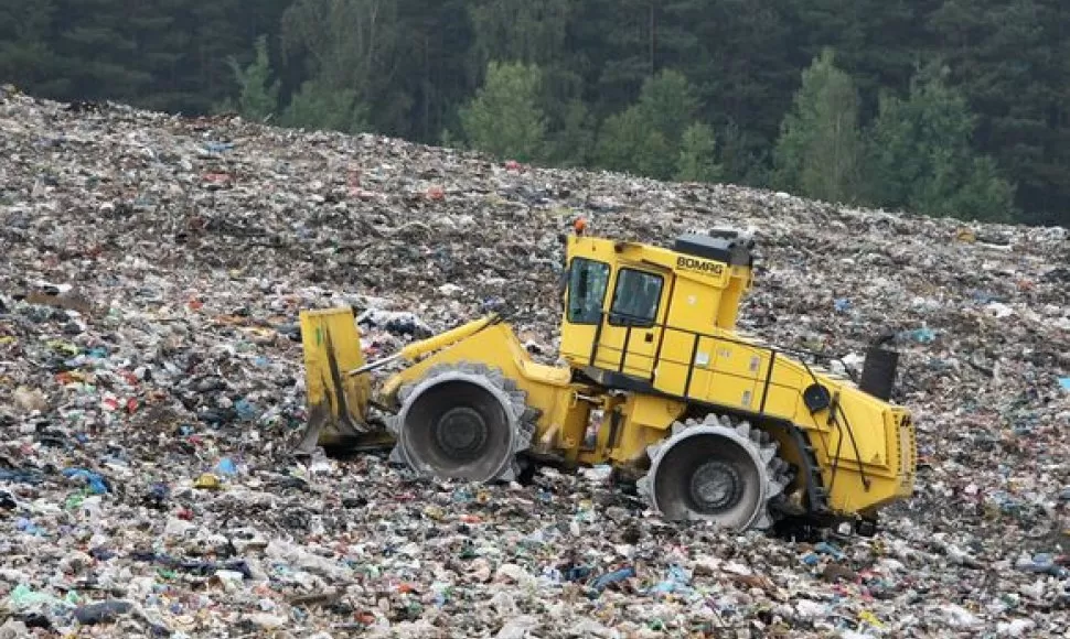 Aukštrakiuose statys atliekų perdirbimo gamyklą