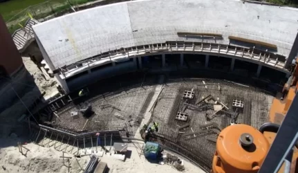 Delfinariume šeimininkauja statybininkai