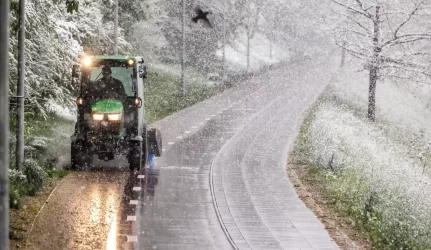 Sostinės šaligatvių nebus kam valyti?