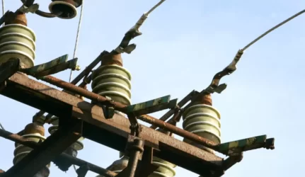 Kaimynų elektrai siūlys “perimetro mokestį”Atskirti