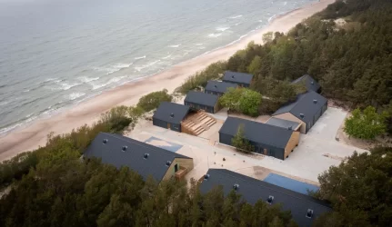 Vietoj vaikų stovyklų pajūryje – kotedžai