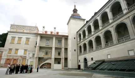 Sutartis su PST dėl Valdovų rūmų turi būti nutraukta