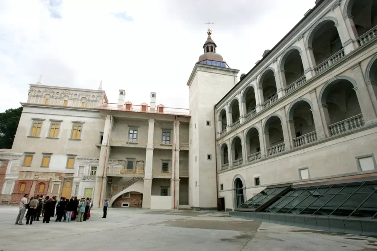 Sutartis su PST dėl Valdovų rūmų turi būti nutraukta