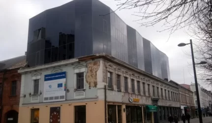 Kaune – dar vienas stiklinis antstatas?