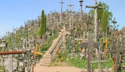 Gyventojai pritaria bažnyčios statybai prie Kryžių kalno