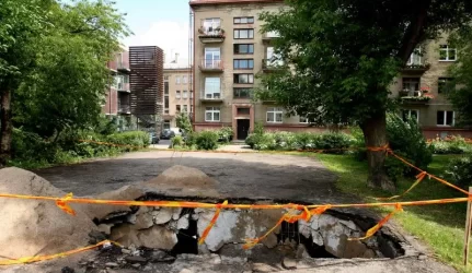 Įgriuva vidury Kauno centro: nelaimės laukė 10 metų