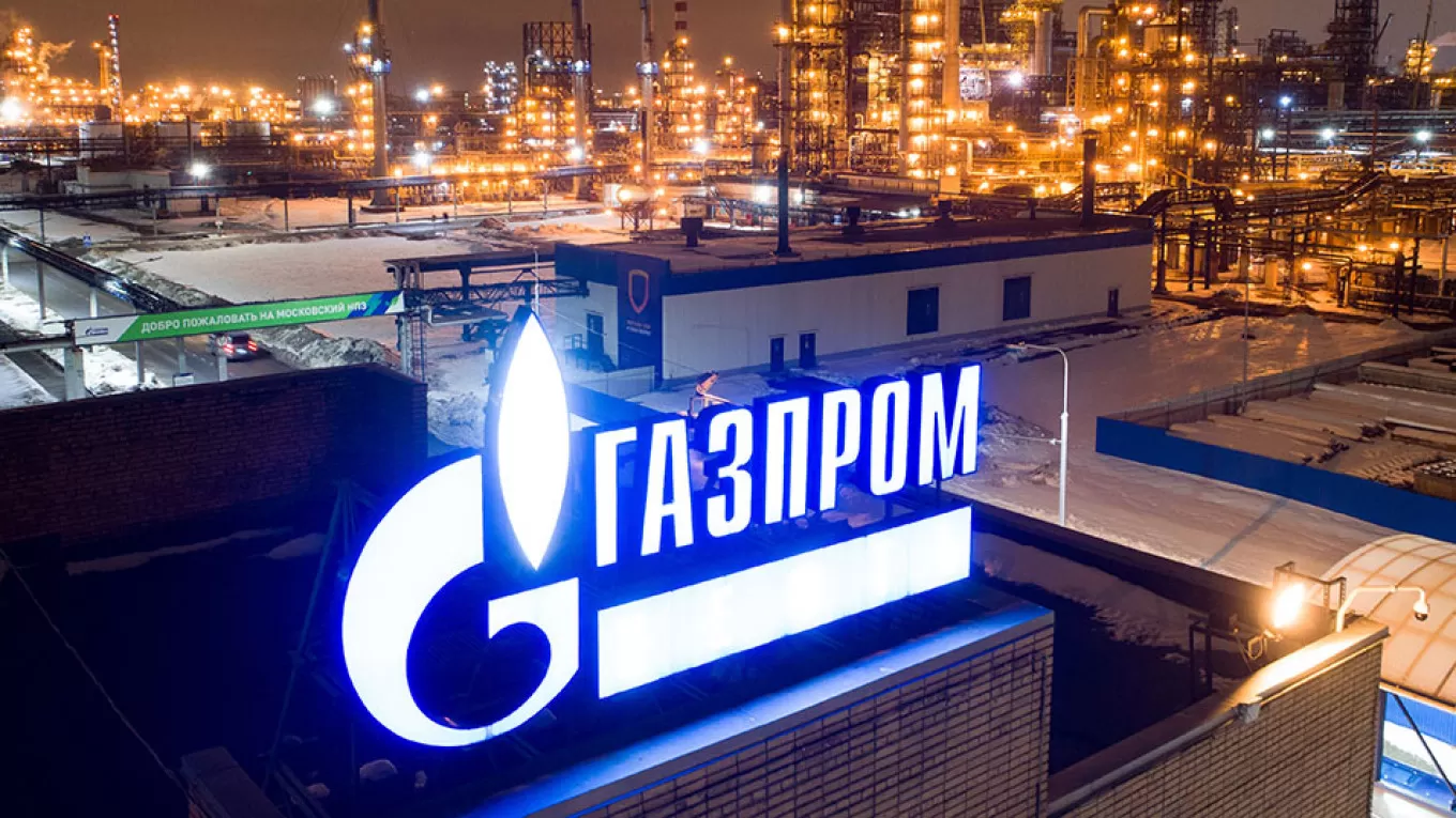 Premjeras: “Gazprom” turės dujas piginti 30 proc.