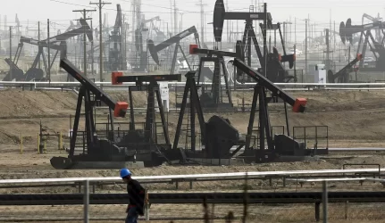 Maskva naftos čiaupų neatsuka ir už pinigus