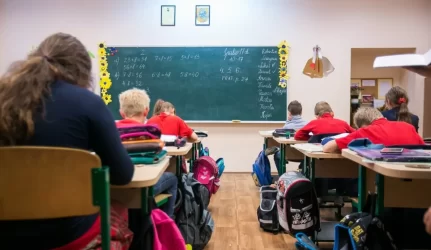 Mokyklos elektros eikvoja per daug