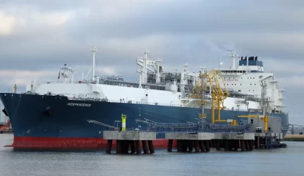 Pirks suskystintųjų dujų saugyklą