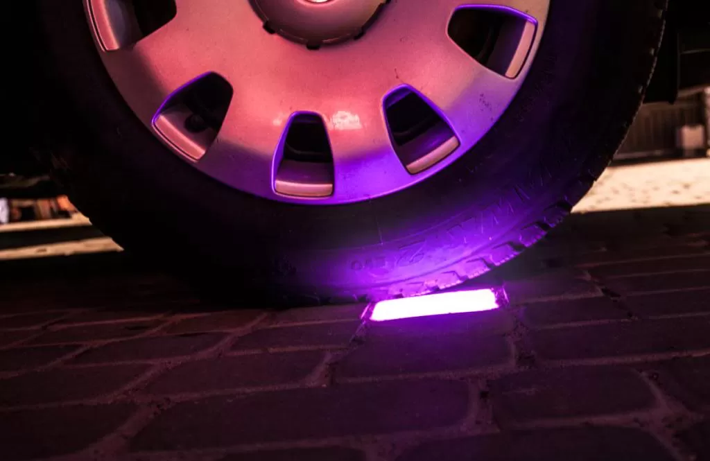 Šviečiančios LED trinkelės