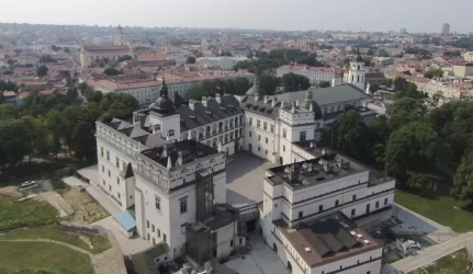 Žada skubinti Valdovų rūmų statybas