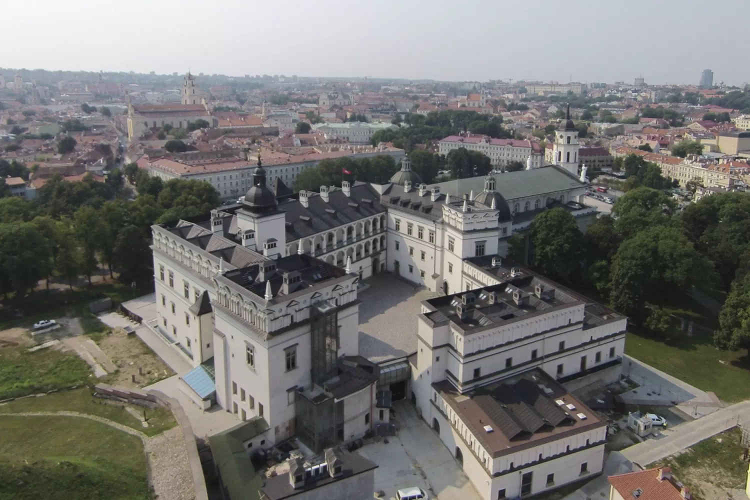 Žada skubinti Valdovų rūmų statybas