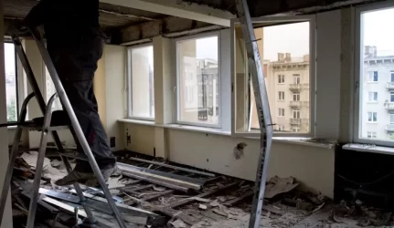 Po auksinio remonto – plyšiai sienose