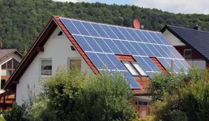 Saulės energijos technologiniai trūkumai ir privalumai, realybė ir mitai