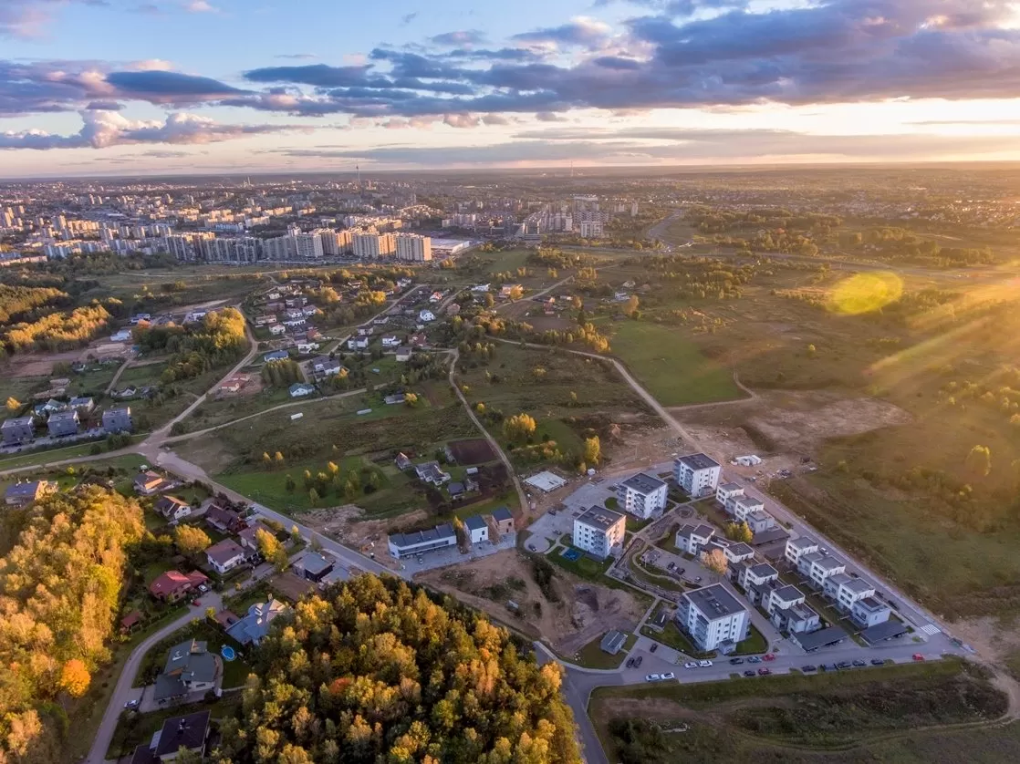 gyvenimas priemiestyje