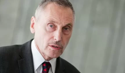 Lenkai svarsto galimybę grįžti į VAE projektą