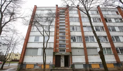 Senų daugiabučių griovimas