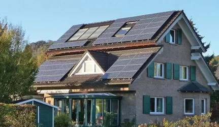 Daugiabučių administratoriai įpareigoti paruošti planus, ko kiekvienam namui reiktų imtis, kad sumažintų šilumos suvartojimą