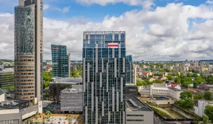 Vilniaus savivaldybės paragintos 3 įmonės jau nusivalė tepliones nuo pastatų, dar 7 planuoja artimiausiu metu