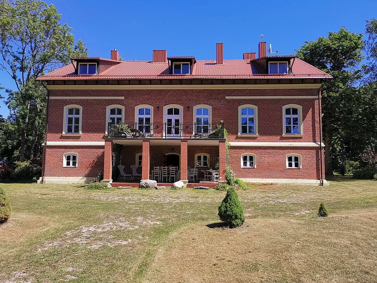 Atgimsta Dautarų dvaras