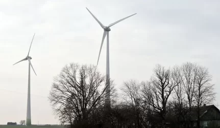 Elektros kaupimas skystame ore