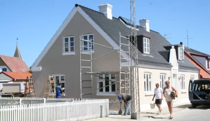 Kodėl tinkuojamiems fasadams verta rinktis akmens vatą?