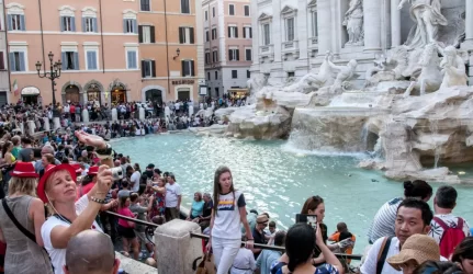 Mados namai finansuos Trevi fontano remontą