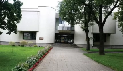 Tik savaitgaliais atgyjančius rūmus kamuoja šildymo kainos