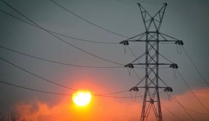 Elektros jungtis juda į priekį