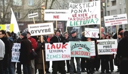 Prezidentės patarėjas apie protestus prieš skalūnus: gaila matyti suklaidintus žmones