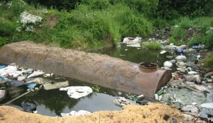 Tvarkoma naftos produktais užteršta Kauno kuro sandėlio teritorija
