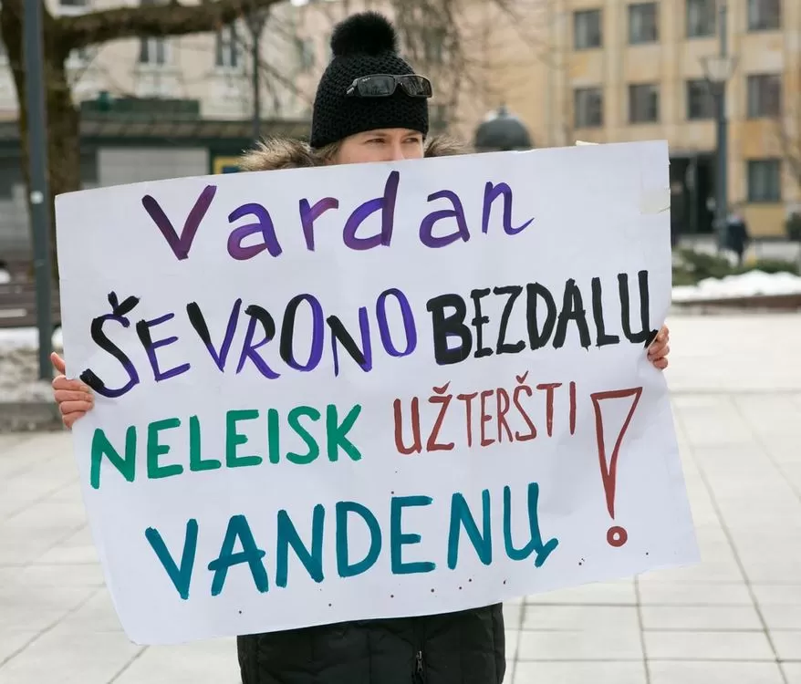 275 kaimo bendruomenės prašo valdžios atstovų sustabdyti skalūninių dujų žvalgybą
