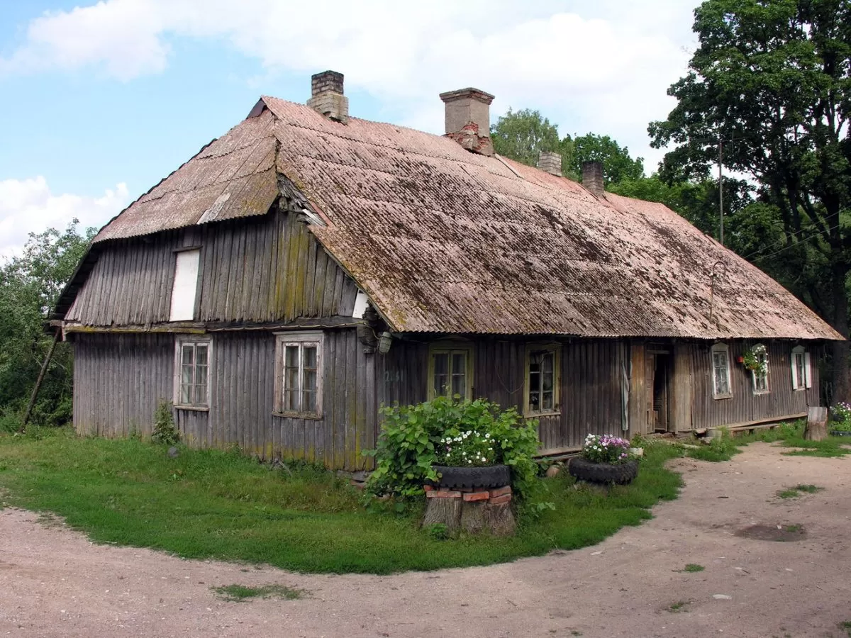 Tradicinei kaimo architektūrai skirtą leidinių seriją papildė studija apie Žemaitiją