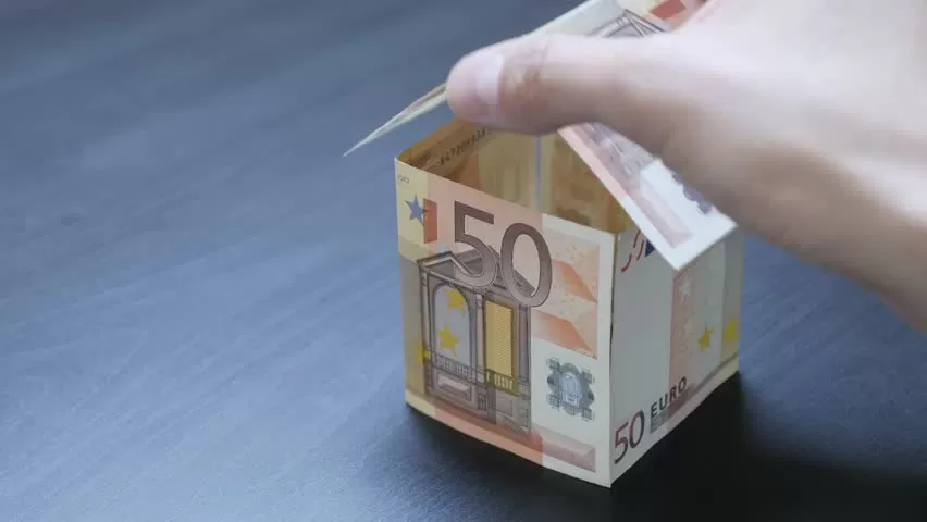 Balandį areštuoto turto vertė padidėjo 40 mln. litų