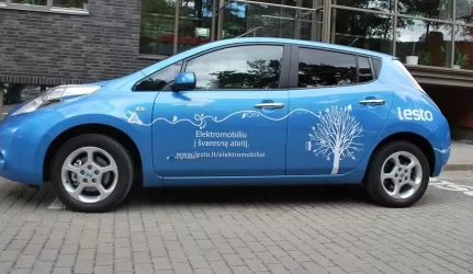 Į Lietuvos kelius išriedėjęs LESTO elektromobilis tirs praktines ekotransporto pritaikymo galimybes