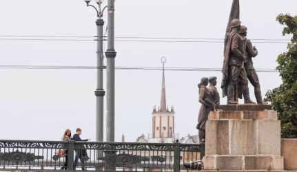 Baigiasi konkursas renovuoti Žaliojo tilto skulptūras