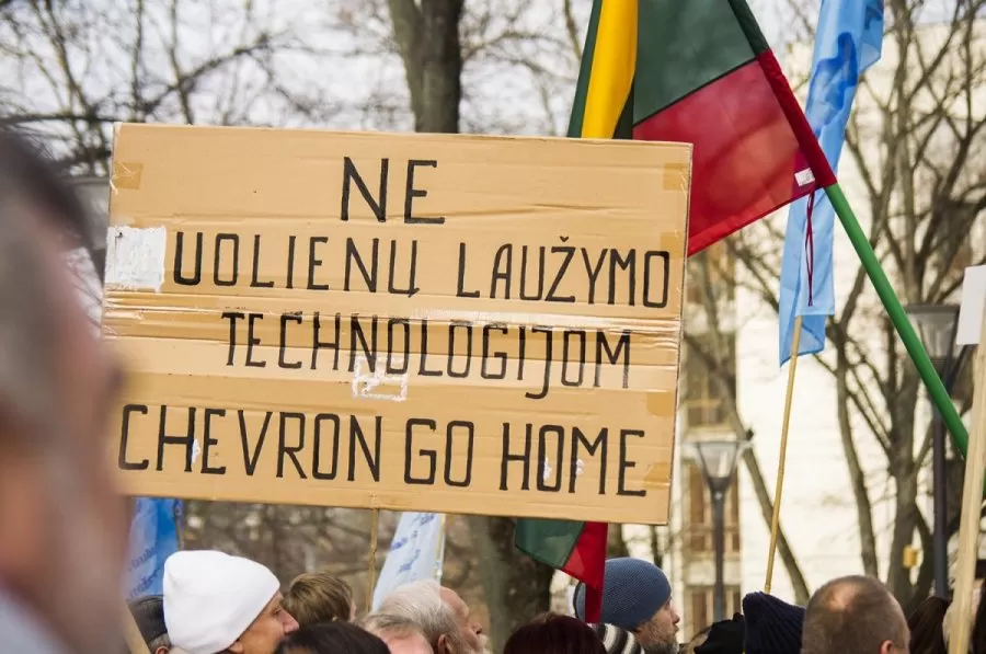Šimtai Žemaitijos bendruomenių pasirašė prieš skalūnų dujas